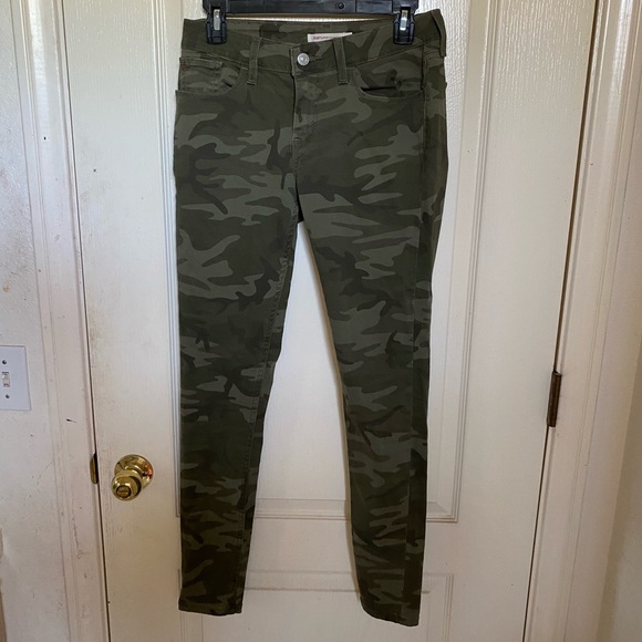 Levi 535 super skinny Camo Jean - Picture 1 of 3